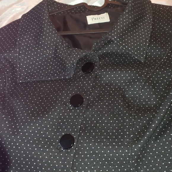 Blazer - Picture 4 of 16